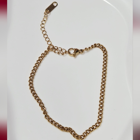 Gold Round Curb Chain Bracelet 2mm Stainless Steel - Picture 2 of 2